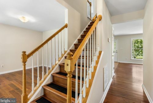 708 Perry Dr, Fredericksburg, VA 22405-2241