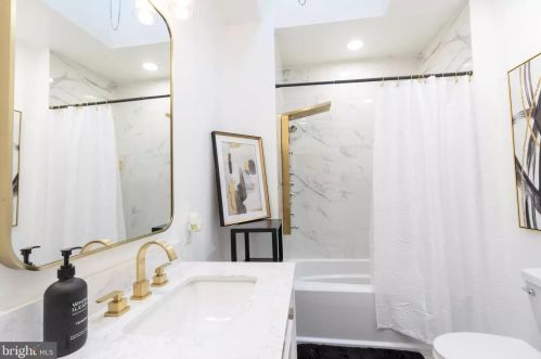 5744 12 St, Philadelphia PA 19122-4003 exterior