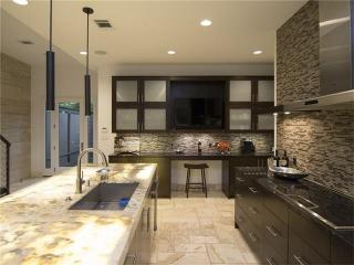 2439 Westlake Dr, Austin TX  78746-2950 exterior