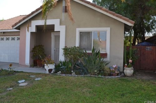 2095 Sundown Dr, Perris, CA 92571-2614