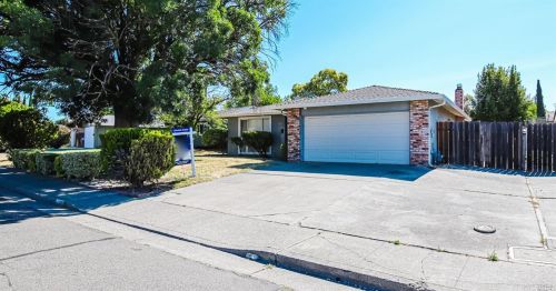 2812 Marigold Dr, Fairfield, CA 94533-1139