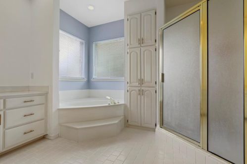 2221 Lorraine Dr, Carrollton TX 75006-4322 exterior