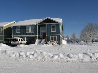 8402 Palm Pl, Spokane, WA 99208-8988