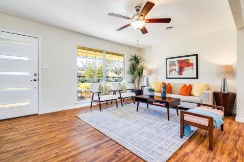 1602 Ashberry Dr, Austin TX  78723-1106 exterior