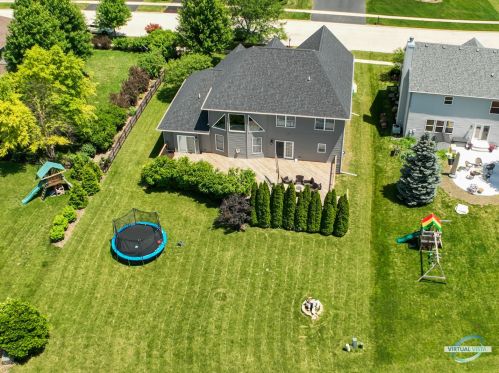 2247 Luther Lowell Ln, Sycamore IL  60178-8751 exterior