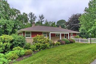 16 Jolo Way, York, PA 17403-5018