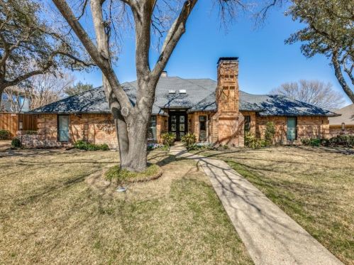 6407 Covecreek Pl, Dallas TX  75240-5451 exterior