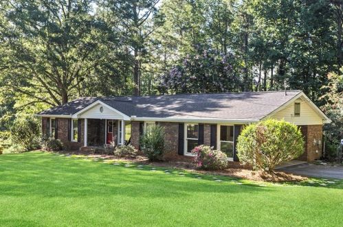 5473 Richland Creek Rd, Buford, GA 30518-2251