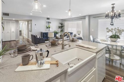4521 Colbath Ave, Van Nuys, CA 91423-2964