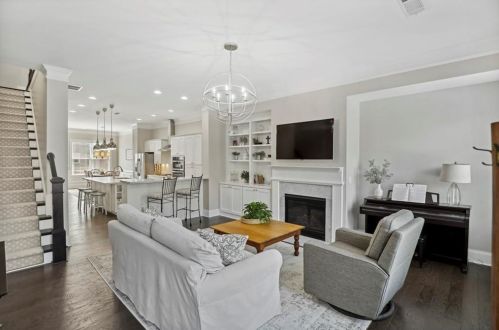 3619 Brookleigh Ln, Atlanta GA  30319-2206 exterior