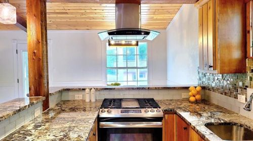 2325 Bitter Creek Dr, Austin TX  78744-4913 exterior