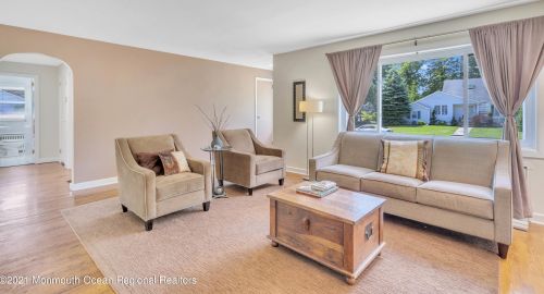 400 Parkview Ave, Tinton Falls NJ 07712-4732 exterior