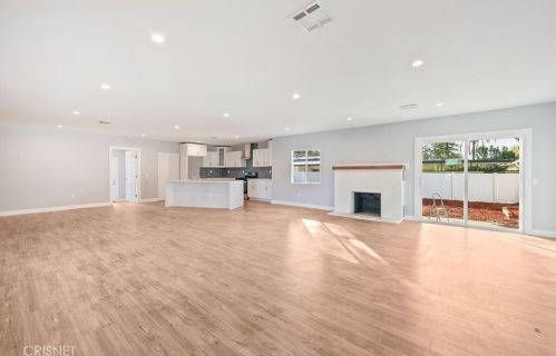 7960 Amestoy Ave, Van Nuys CA  91406-1603 exterior