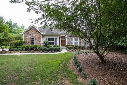 15 Clydesdale Ct, Newnan, GA 30263-7404