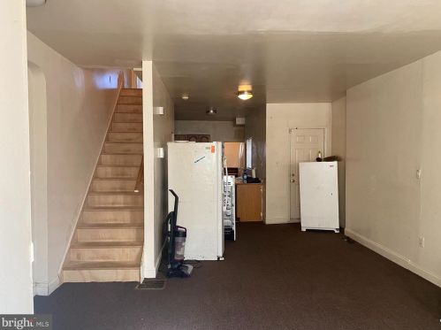 2213 Ellsworth St, Philadelphia, PA 19146-2811