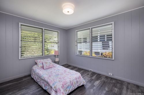 930 Ailuna St, Honolulu HI  96821-1708 exterior