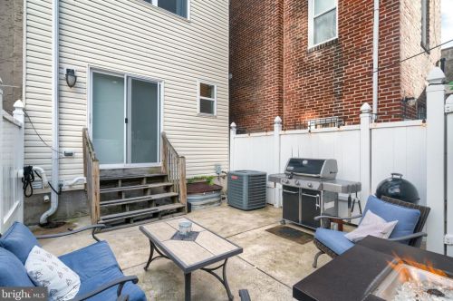 764 19 St, Philadelphia PA 19130-2001 exterior