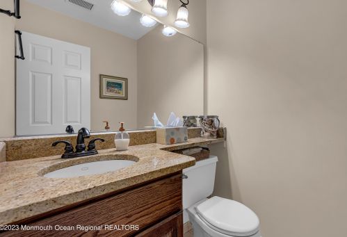 17 Rawson Cir, Tinton Falls NJ 07712-2579 exterior