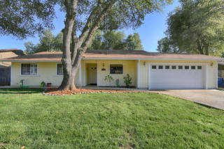 1054 Belcrest Dr, Redding, CA 96003-9012