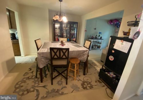 7938 Bethelen Woods Ln, Springfield VA  22153-2006 exterior