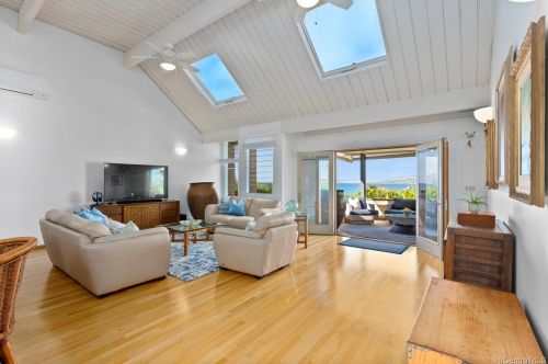 106 Lumahai St, Honolulu HI  96825-2102 exterior