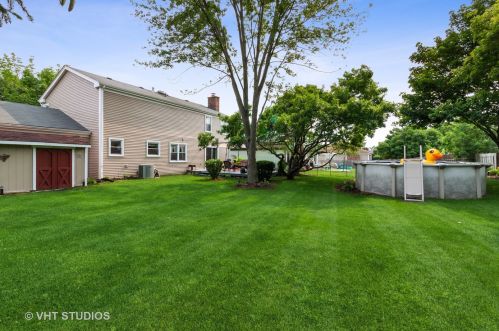 864 Burning Trl, Carol Stream IL  60188-9190 exterior