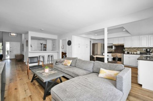 9878 Avenida Mateo, Cypress CA  90630-3445 exterior