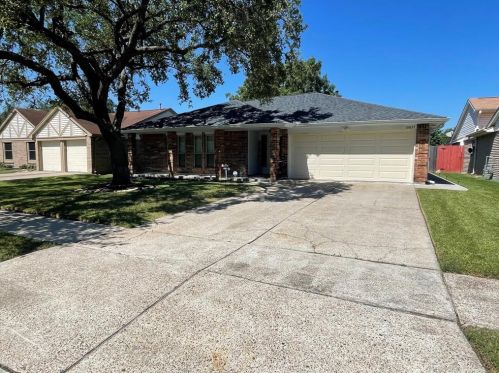 10827 Birch Dr, Morgans Point, TX 77571-4338