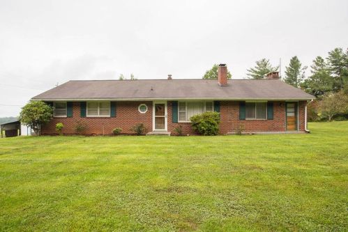 392 Three Oaks Rd, Wirtz, VA 24184-4226
