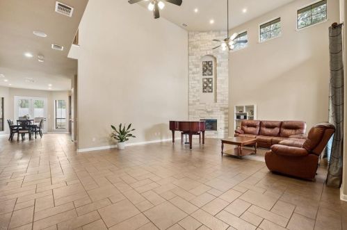 12108 Cherisse Dr, Austin TX  78739-1955 exterior