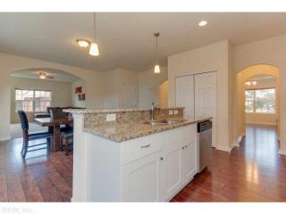 304 Oaklette Dr, Chesapeake, VA 23325-2746