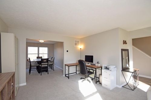 9655 Fallsridge Ct, Cincinnati OH 45231-2885 exterior