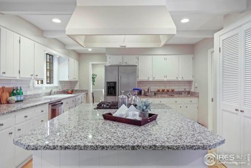 255 Mohawk Dr, Boulder CO  80303-3649 exterior