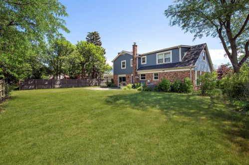 900 King Richards Ct, Bannockburn IL  60015-2627 exterior