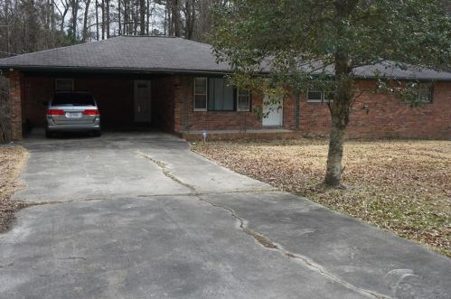 2814 Flat Shoals Rd, Atlanta GA  30349-4602 exterior