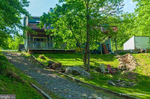 423 Shannondale Rd, Harpers Ferry WV 25425-4564 exterior