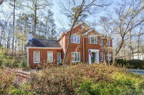 2293 Camden Dr, Marietta, GA 30064-3856