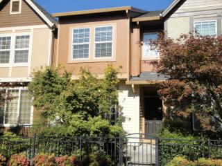 1152 Moonlight Ave, Beaverton, OR 97123-5225