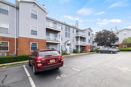 753 Summer Ave, Newark, NJ 07104-3575