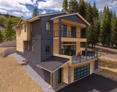 14276 Ski Slope Way, Truckee CA  96161-6605 exterior
