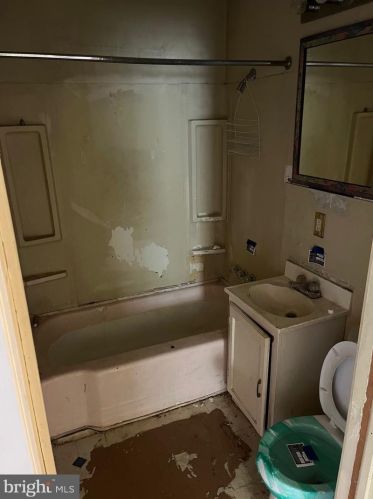 1321 Spg Rd, Carlisle PA  17013-1557 exterior