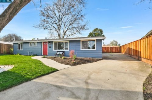 3025 Chrisland Ct, Concord CA  94520-1605 exterior