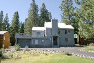 263 Basque Dr, Truckee, CA 96161-3911