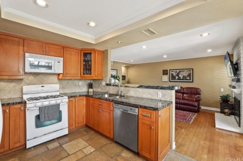 4 Campanero, Irvine CA  92620-1821 exterior