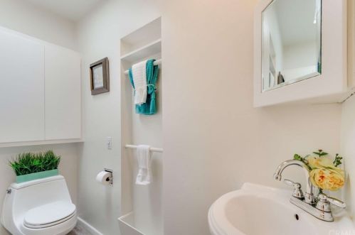 2911 Sycamore Ave, Glendale CA 91201-1154 exterior