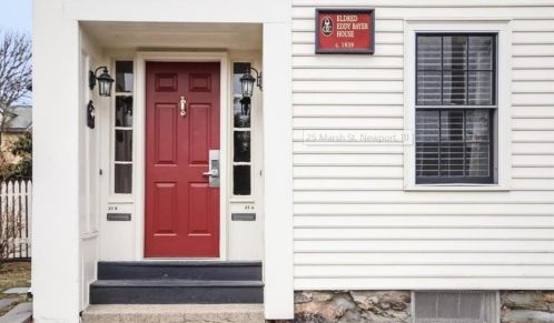 25 Marsh St, Middletown, RI 02840-2441