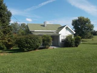 5015 Newport Hwy, Greeneville, TN 37743-8536