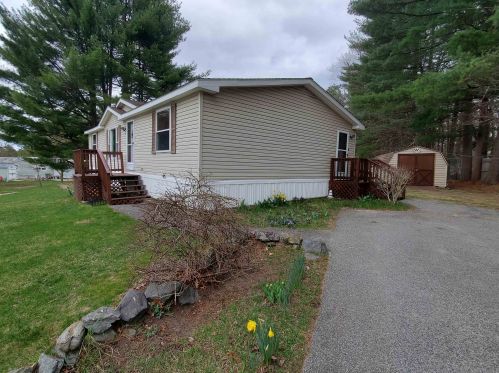 14 York St, Nashua, NH 03063-1551