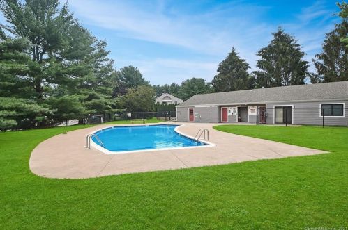 706 Mill Pond Dr, Wapping CT  06074-4328 exterior