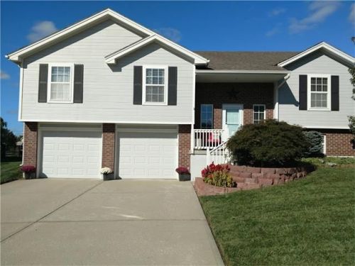 204 Ceremonial Dr, Buckner, MO 64016-3700